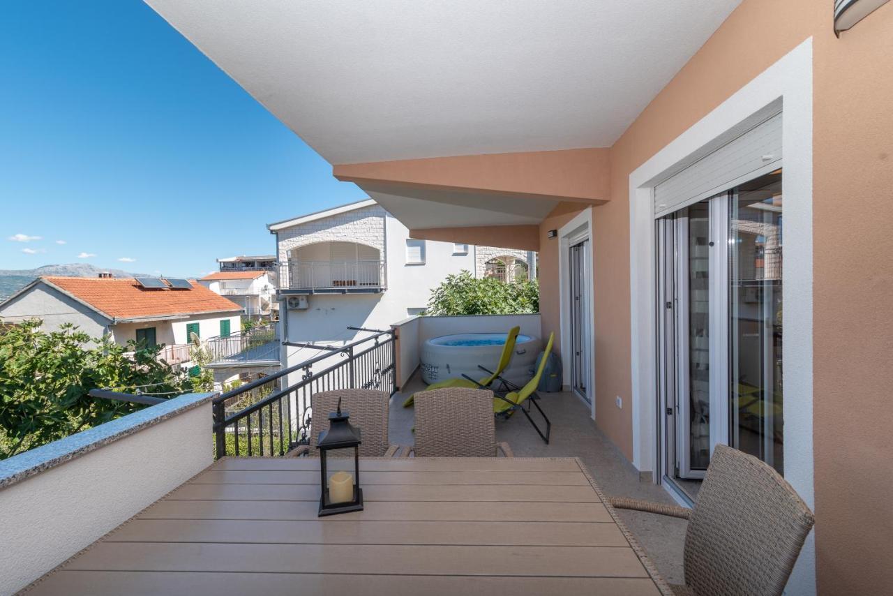Apartment Gagula With Jacuzzi Trogir Luaran gambar