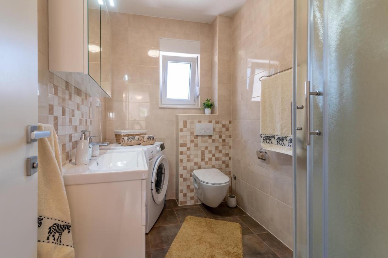Apartment Gagula With Jacuzzi Trogir Luaran gambar