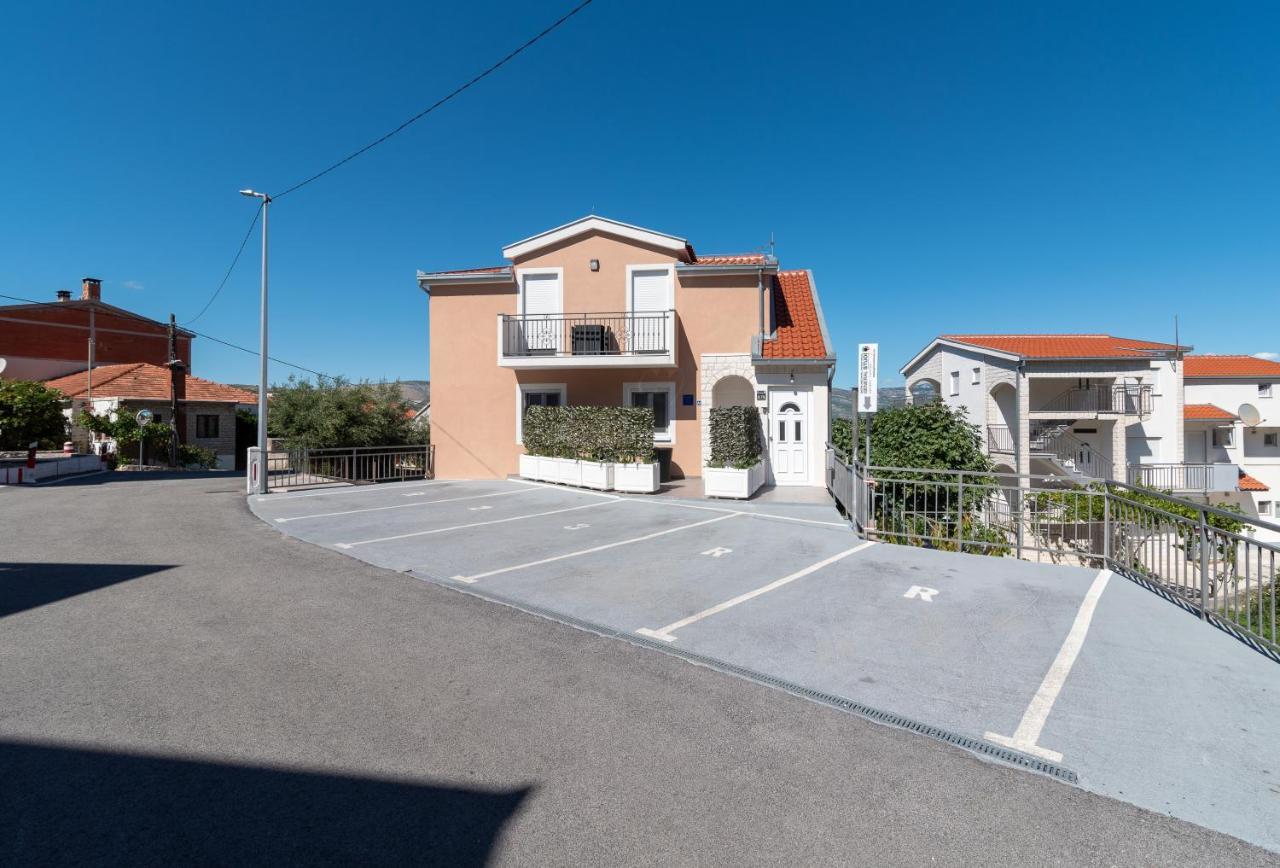 Apartment Gagula With Jacuzzi Trogir Luaran gambar