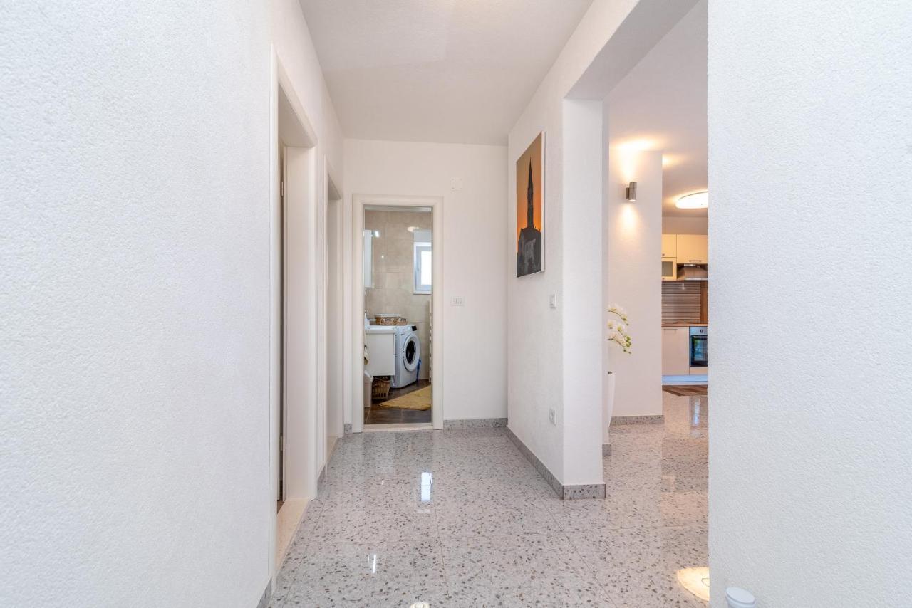Apartment Gagula With Jacuzzi Trogir Luaran gambar